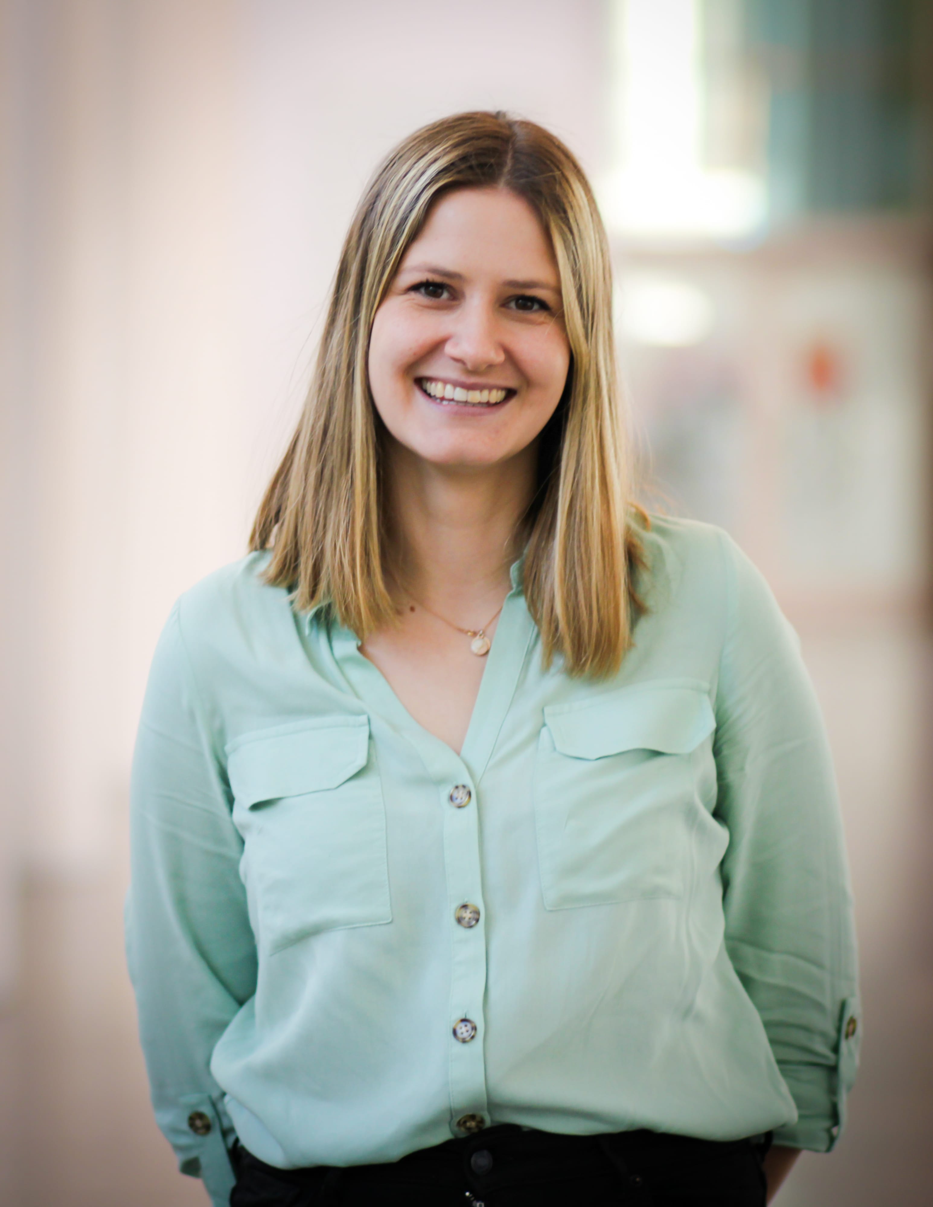 Foto der Mitarbeiterin Eva Hartmann