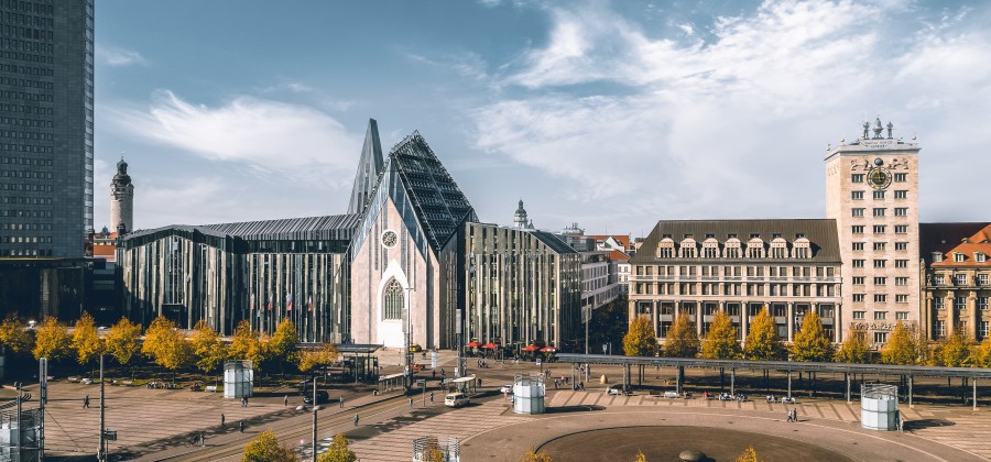 Foto: Blick auf den Augustusplatz Leipzig in Richtung Universit&auml;tsgeb&auml;ude